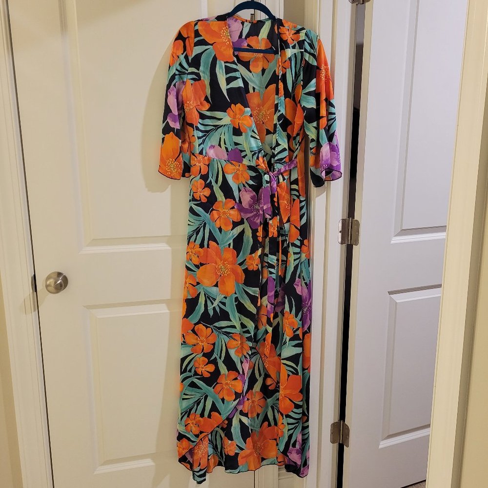 Dress - Picture 2 of 4